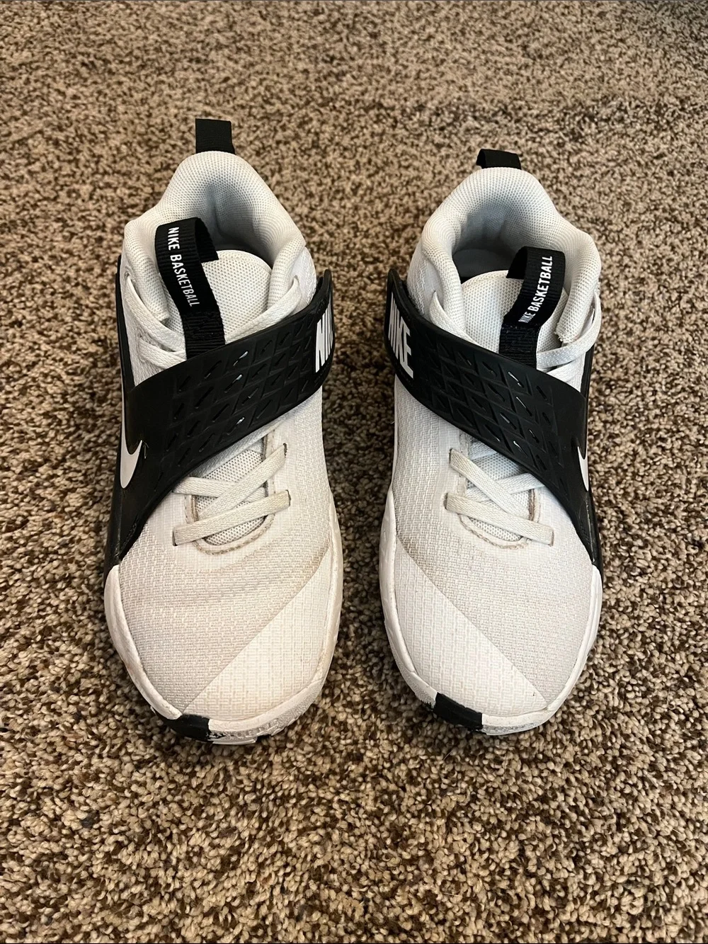 Nike Kids Team Hustle D 12 Basketball Shoes